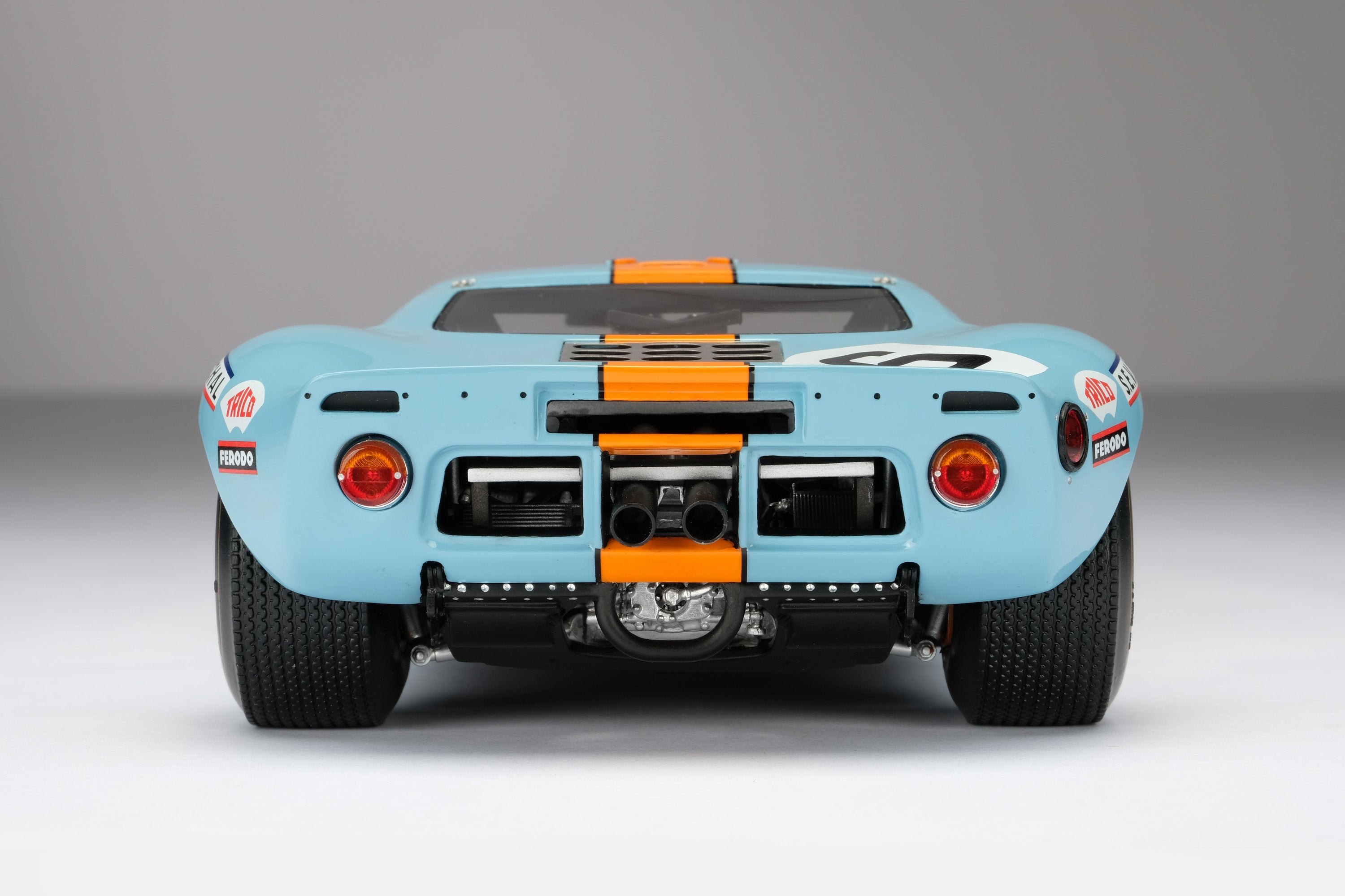 Amalgam Ford GT40 - 1969 Le Mans Winner 1:18 Scale Model