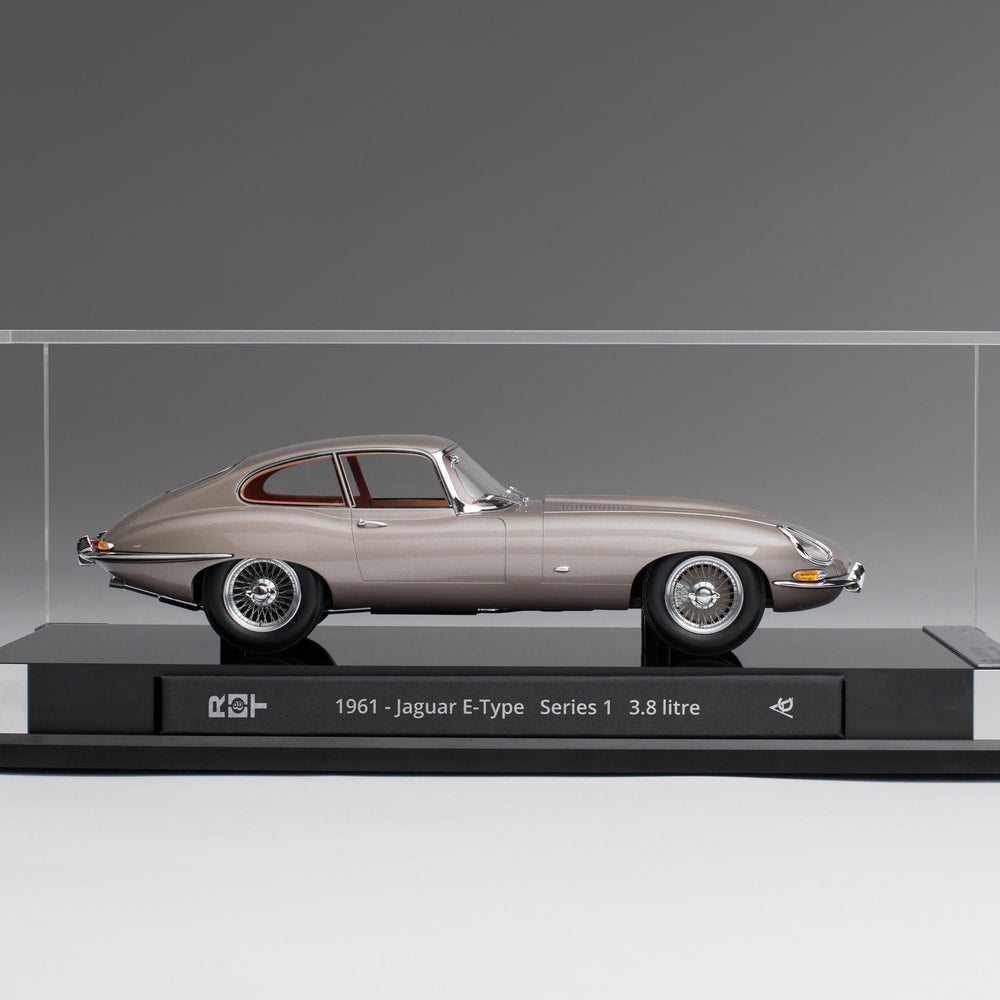 Amalgam Jaguar E-Type Coupe 1:18 Scale Model